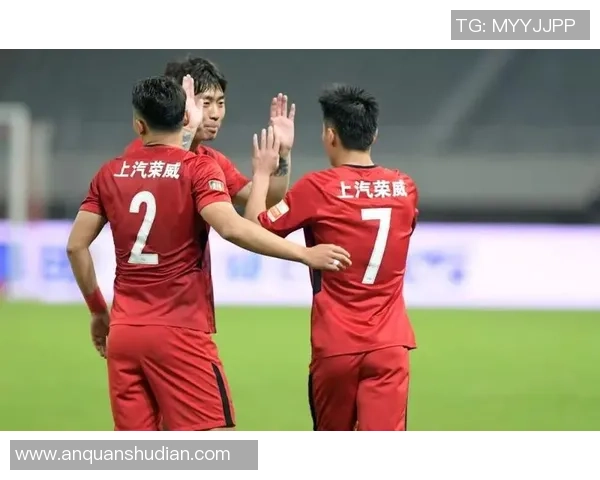 深圳足球队以77分领跑挑战赛积分榜展现强劲实力